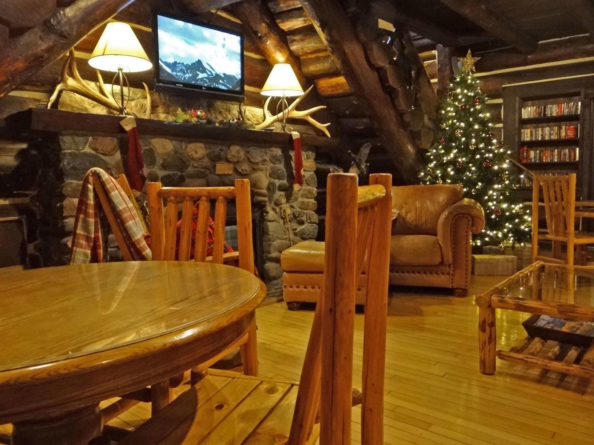 Historic Tamarack Lodge Hungry Horse 外观 照片